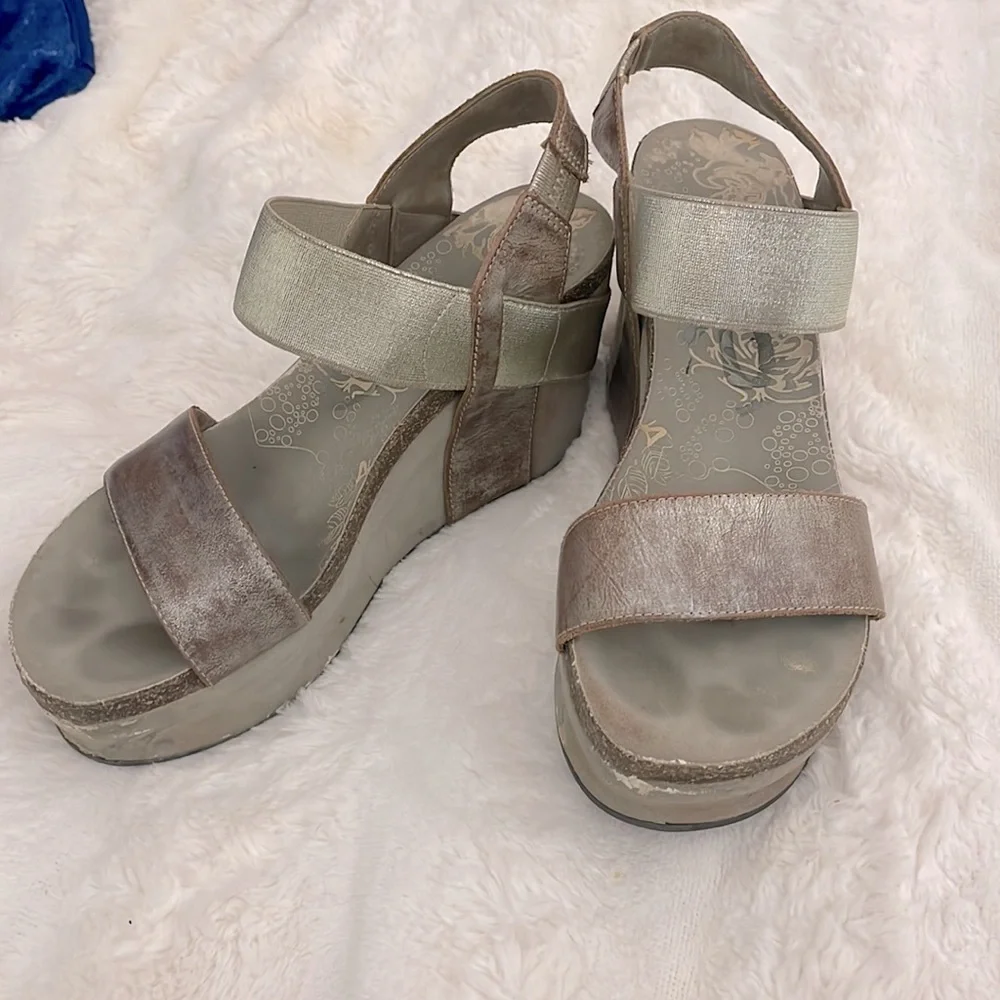 OTBT WEDGE WOMENS BUSHNELL SANDAL - Picture 2 of 9